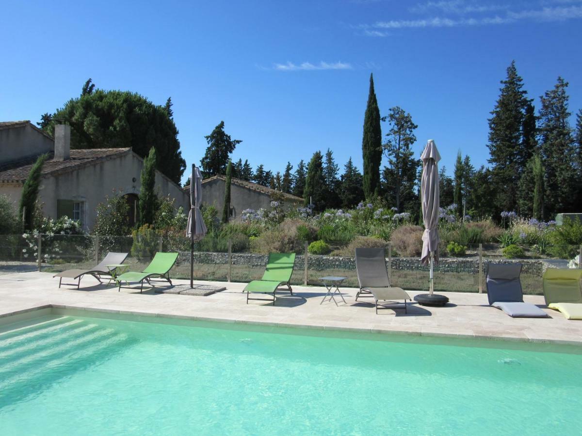 Saint-Étienne-du-Grès Gite Les Courlis מראה חיצוני תמונה